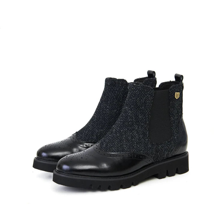 The Kendal Chelsea Boots [2 Colors]