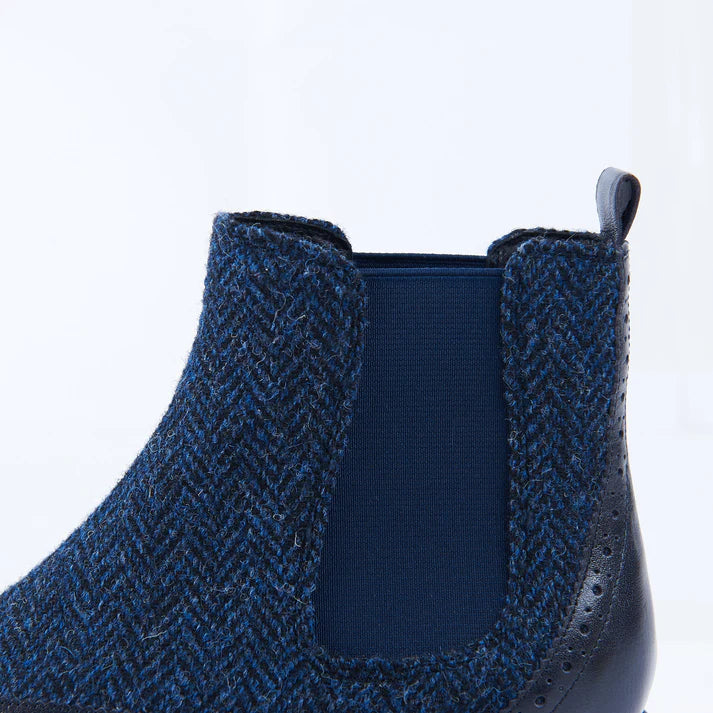 The Kendal Chelsea Boots [2 Colors]