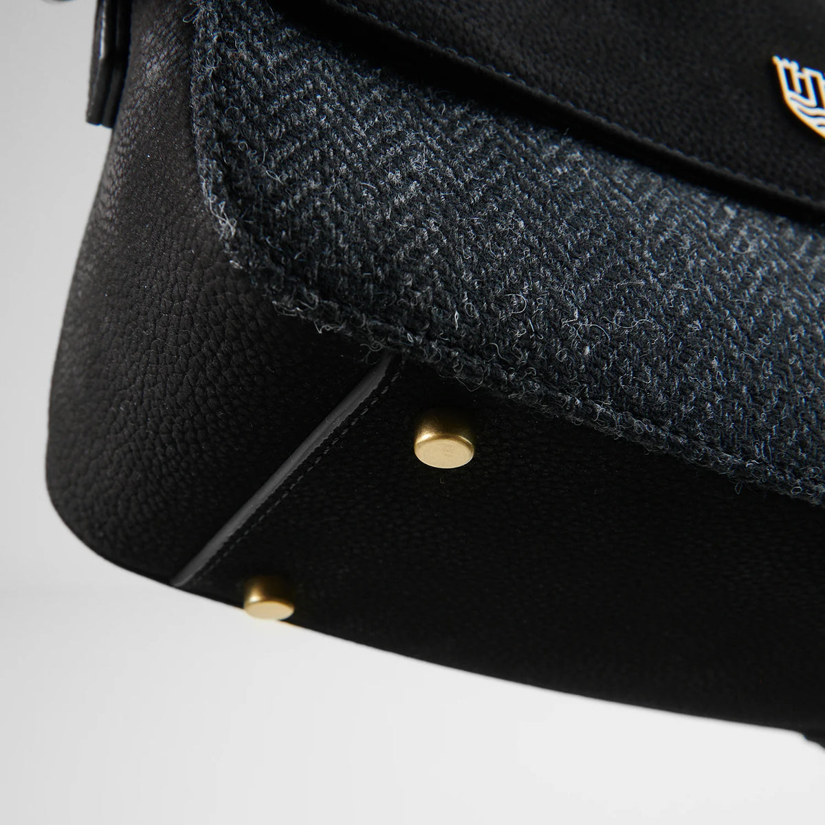 The Caithness Clutch [5 Colors]
